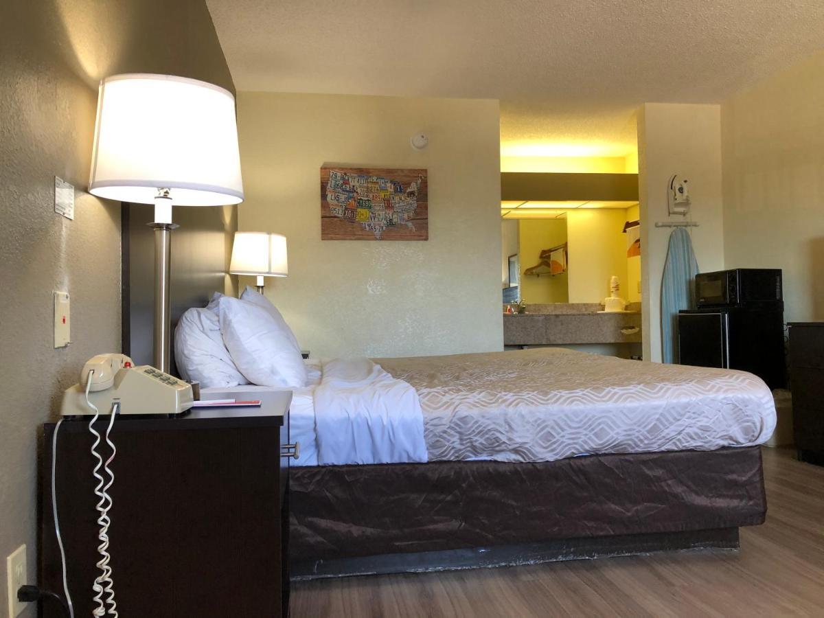Econo Lodge Dothan Exteriör bild
