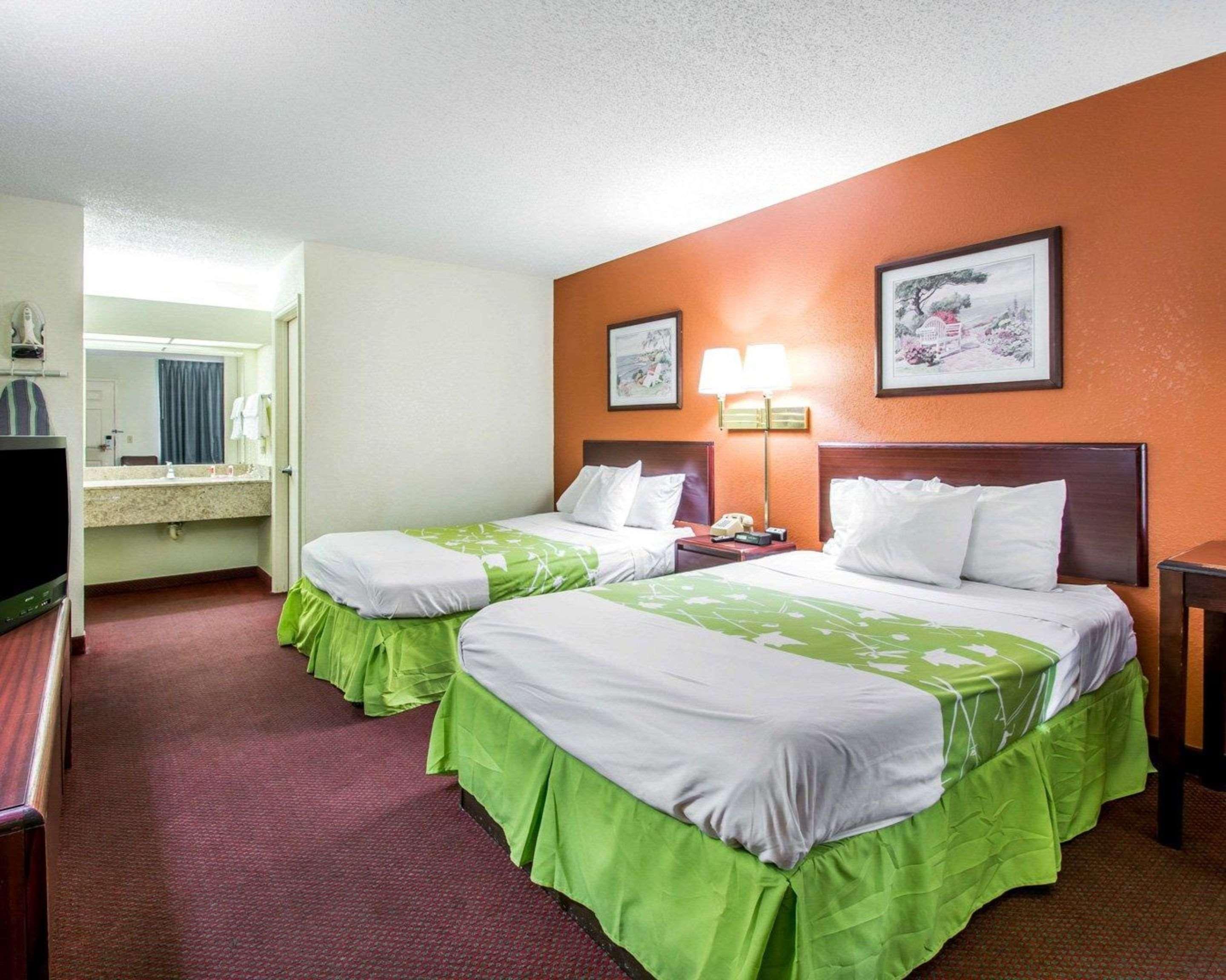 Econo Lodge Dothan Exteriör bild