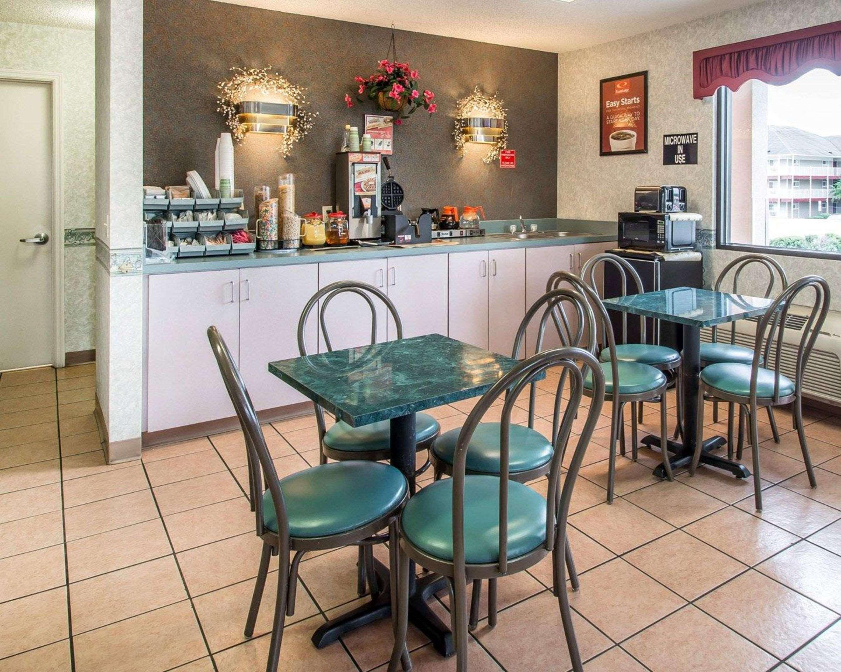 Econo Lodge Dothan Exteriör bild