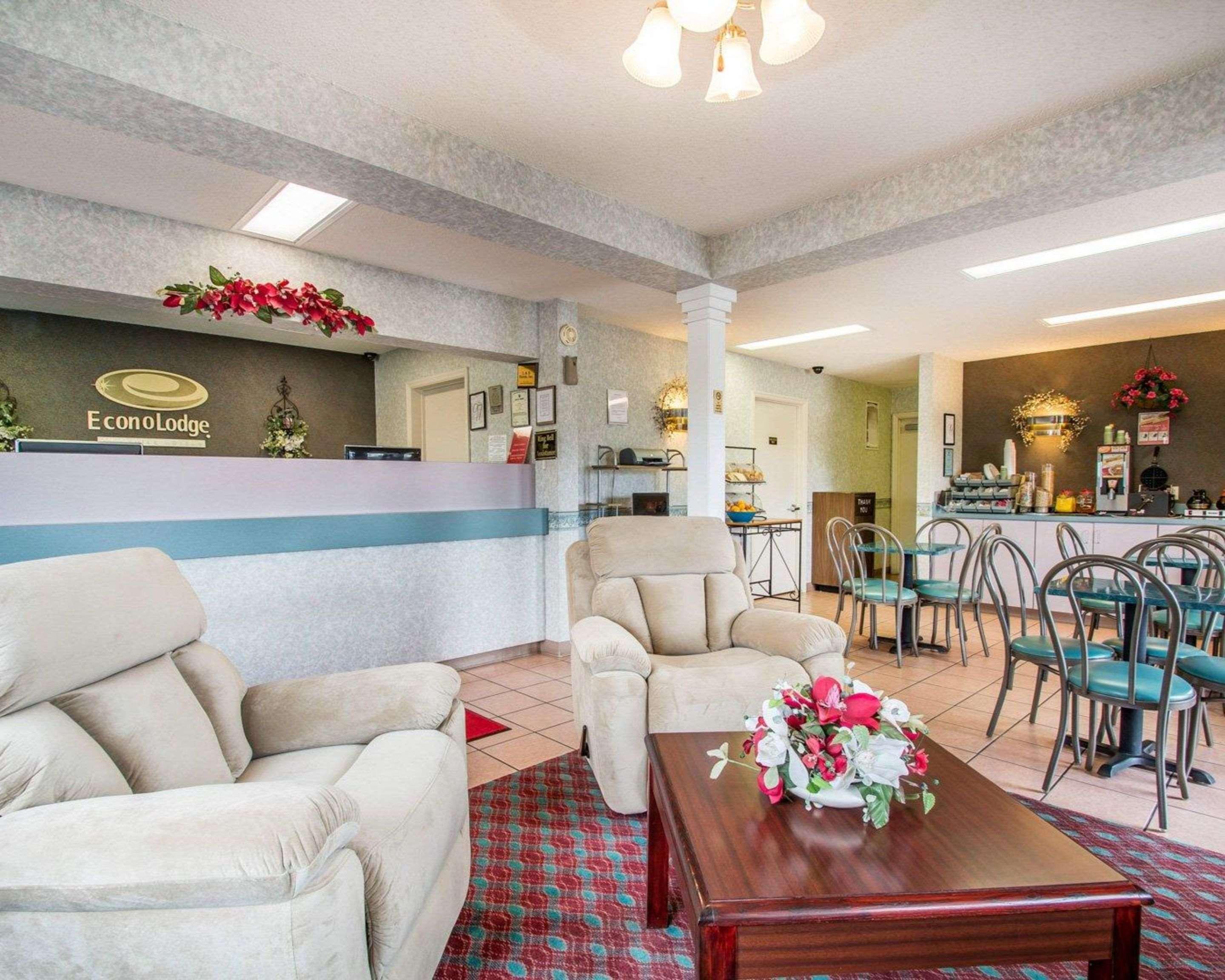 Econo Lodge Dothan Exteriör bild