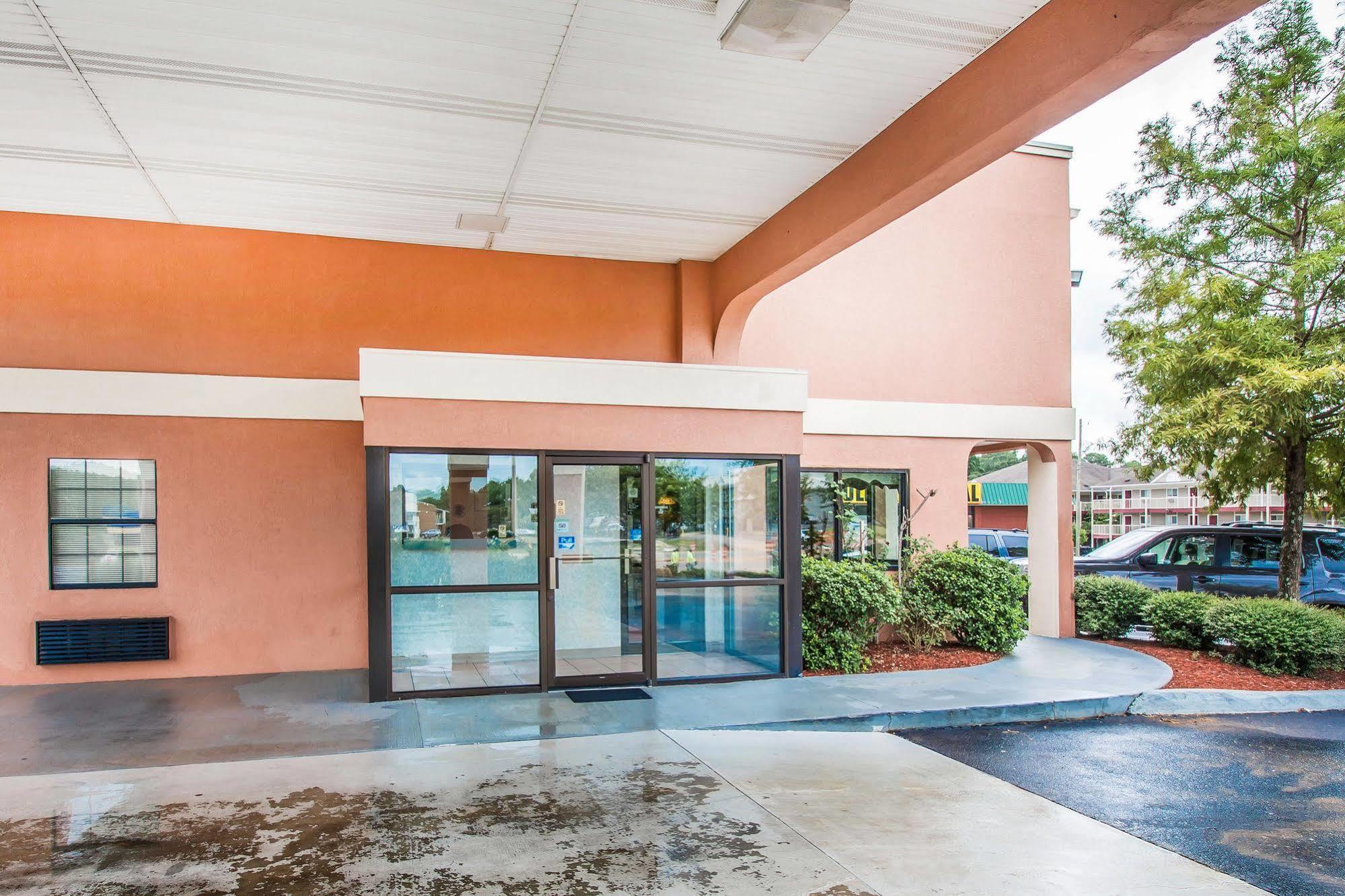 Econo Lodge Dothan Exteriör bild